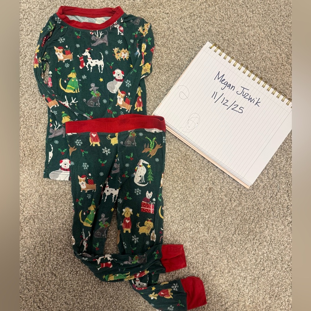 Little Sleepies puppy parade 2T two piece euc